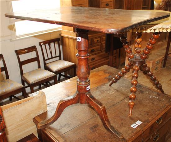 Regency mahogany tilt top table